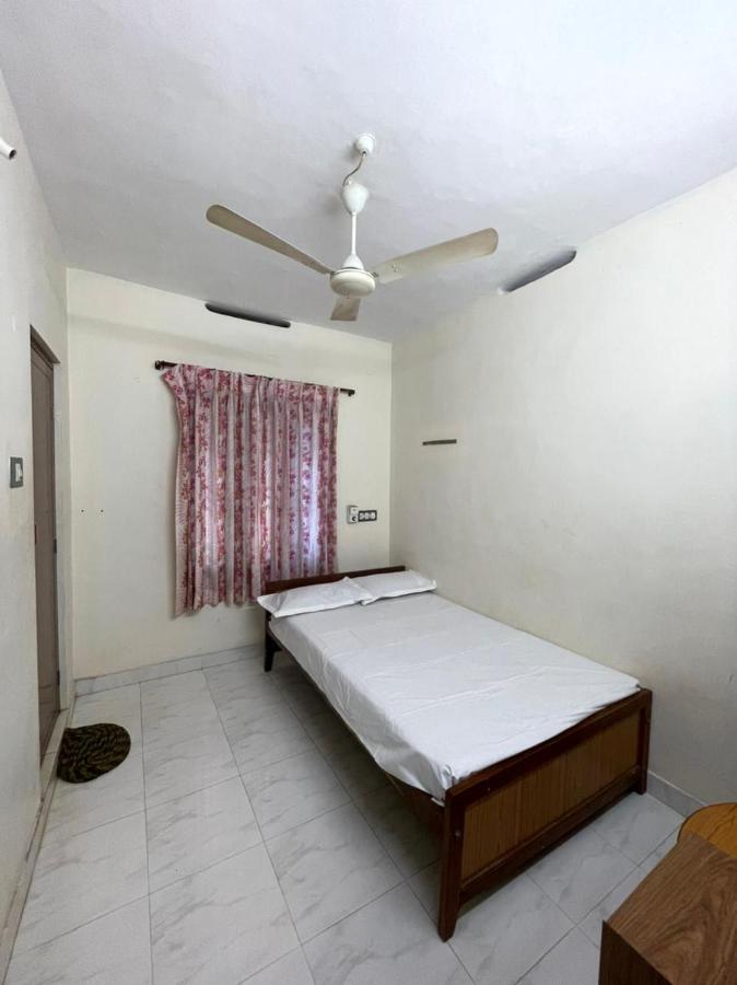 Imperial Inn - Haroz Kuttālam Exterior foto